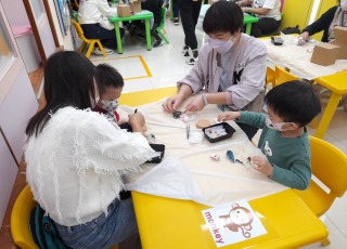 YMCA親子聖誕水晶球工作坊